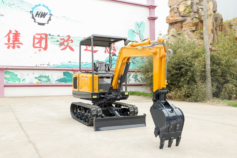 What is the effect of water in the hydraulic oil of the excavator? How to solve?